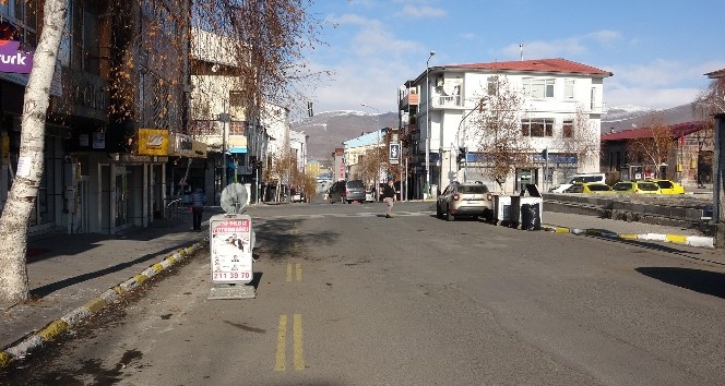 Ardahan’da cadde ve sokaklar boş kaldı