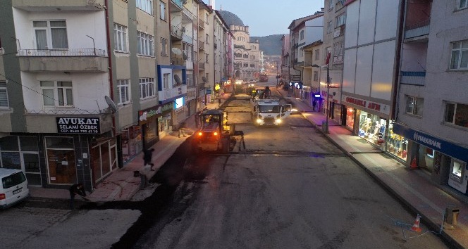 Akdağmadeni Belediyesi’nden sokağa çıkma kısıtlamasında yoğun çalışma