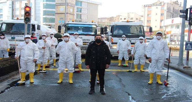 Nevşehir’de caddeler ’foşur foşur’ yıkandı