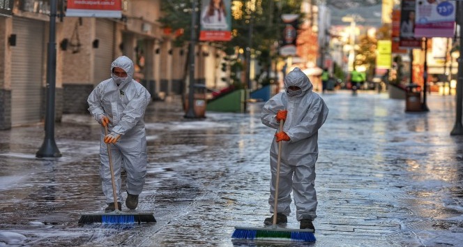 Altınordu Belediyesi dezenfekte çalışmalarını sürdürüyor