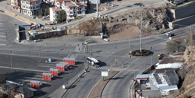 Başkent’te cadde ve sokaklar kısıtlamanın ikinci gününde de boş kaldı