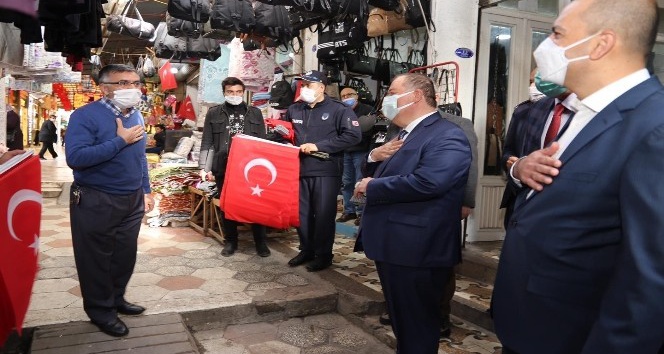 Suriye sınırında Türk bayrağı heyecanı