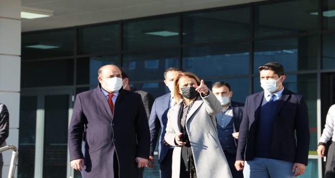 Vali Becel, Nevşehir Devlet Hastanesini ziyaret etti