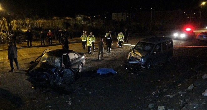 Tokat’ta iki araç kafa kafaya çarpıştı: 1 ölü, 1 ağır yaralı