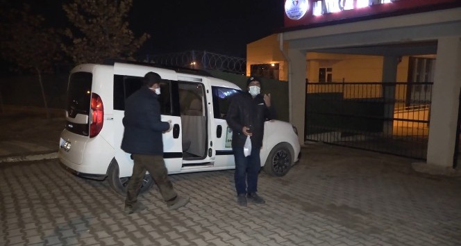 Kamyondan inip otobüse binerken yakalan pozitif kişi: “Televizyona mı vereceksin”