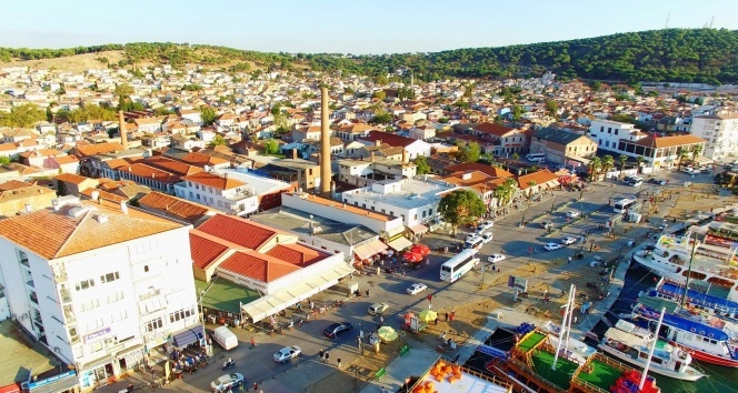 Ayvalık’ta Covid-19 pandemisi konut fiyatlarını ve ev kiralarını uçurdu
