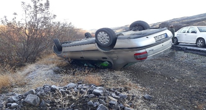 Buzlanma nedeniyle meydana gelen iki ayrı kazada 1 kişi yaralandı