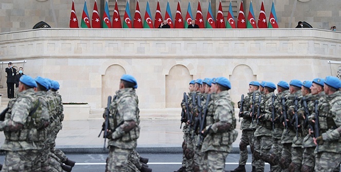 Azerbaycan'da Dağlık Karabağ Zaferi kutlanıyor