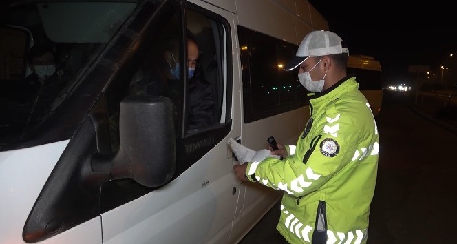 43 ilin geçiş noktasında "seyahat izin belgesi" denetimi