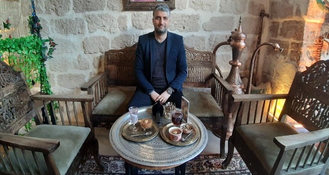 İpeksi görüntüye sahip harire tatlısı turistlerin gözdesi oldu