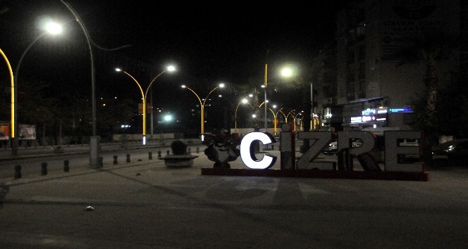 Cizre’de caddeler boş kaldı