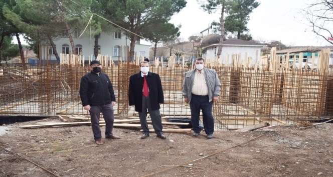 Kaymakam Gürdal, köy konağını inşaatını inceledi
