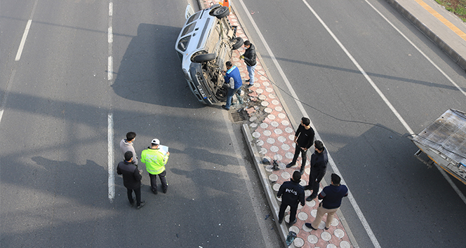 Diyarbakır’da kısıtlamada bomboş yolda trafik kazası: 2 yaralı