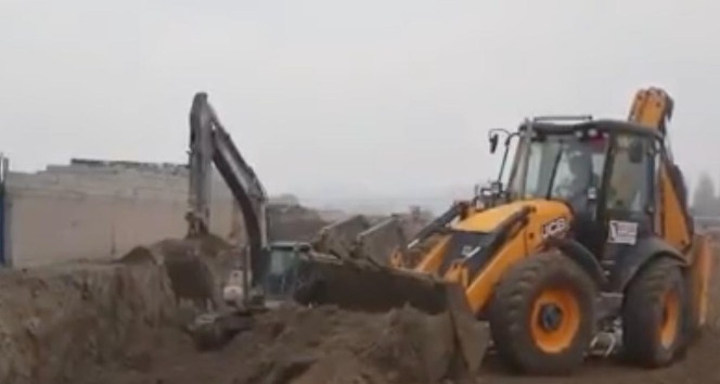 Iğdır’da başlatılan kanalizasyon ana kollektör hattı çalışmaları devam ediyor