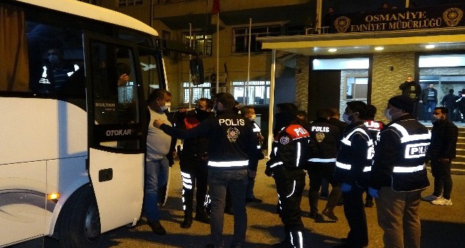 Kumarhaneye çevrilen iş yerine şok baskın