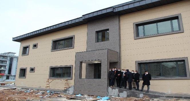 Başkan Ramazan yapımı devam eden sosyal tesisleri gezdi