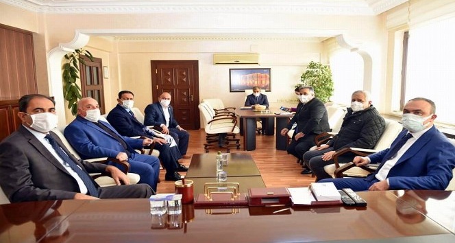 Vali Soytürk Özel İdarenin çalışmaları hakkında bilgi aldı
