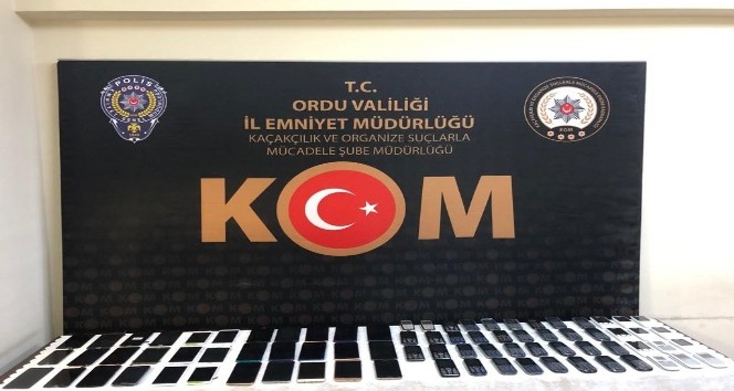 Ordu’da çok sayıda kaçak telefon ve malzemeleri ele geçirildi