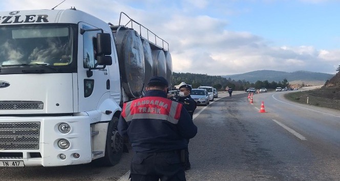 Yenice ilçe jandarma ekiplerinden trafik denetimi