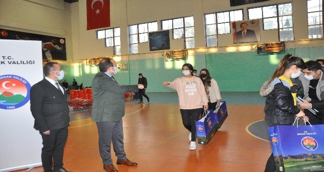 Şırnak’ta lisanslı sporculara malzeme desteği