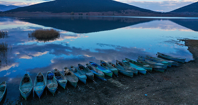 Türkiye’nin yerleşim yeri bulunan tek göl adası 'Mada' her mevsim farklı bir renk sunuyor