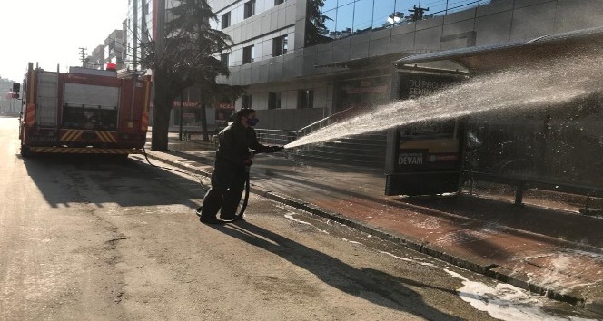 Manisa sokakları dezenfekte ediliyor