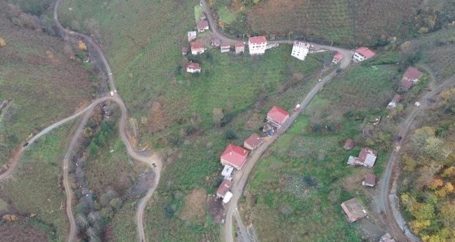 Altınordu Belediyesi tarafından kırsalda yol çalışmaları devam ediyor