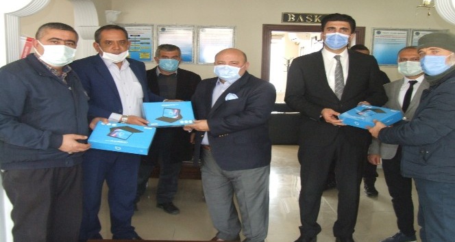 Yerköy Ticaret Borsası’ndan 55 öğrenciye tablet