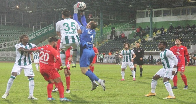TFF 1. Lig: Giresunspor 0 - Altınordu: 0 (İlk yarı)