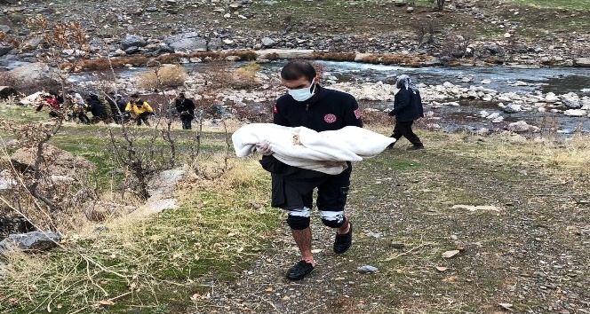 Şırnak’ta araç Habur Çayına uçtu, 3 kişilik aile hayattan koptu