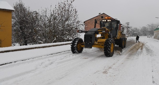 Muş Belediyesi karla mücadele çalışmalarına başladı