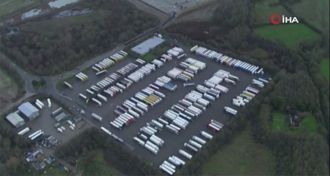 Manş Tüneli kapatıldı, tırlar İngiltere’de mahsur kaldı