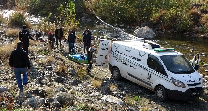 Silahla vurulmuş halde ölü bulundu