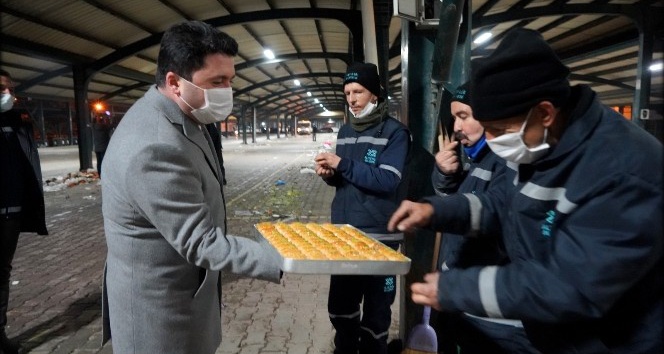 Başkan Hasan Avcı gece mesaisinde