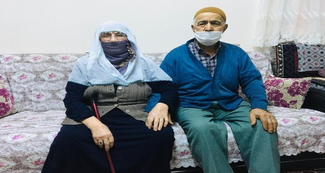 80’lik çift korona virüsü birlikte yendi