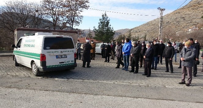 Yaşlı çift 15 gün ara ile korona virüse yenik düştü