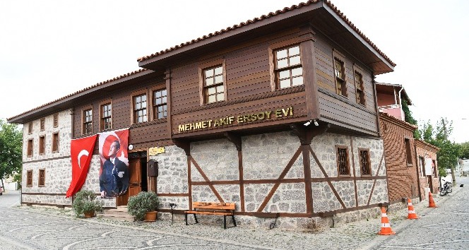 AK Partili Turan: “Mehmet Akif Ersoy’un fikirleri istikamet çizmeye devam ediyor”