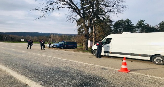 Jandarma ekiplerinden trafik denetimi