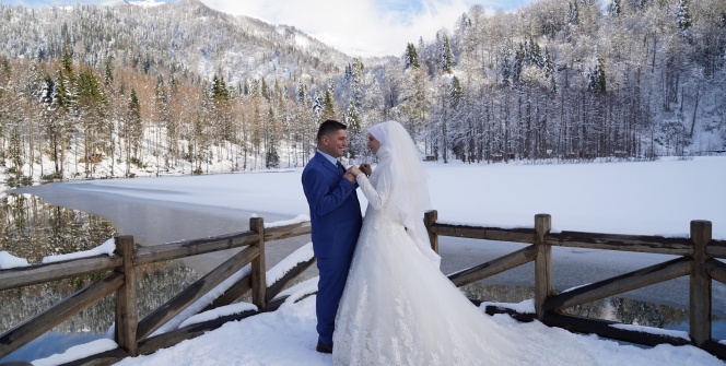 Hayalini kurduğu gelinliği bir saatliğine giymenin mutluluğunu yaşadı
