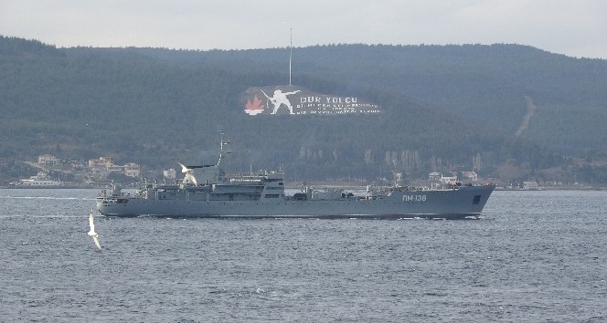 Rus savaş gemisi Çanakkale Boğazı’ndan geçti