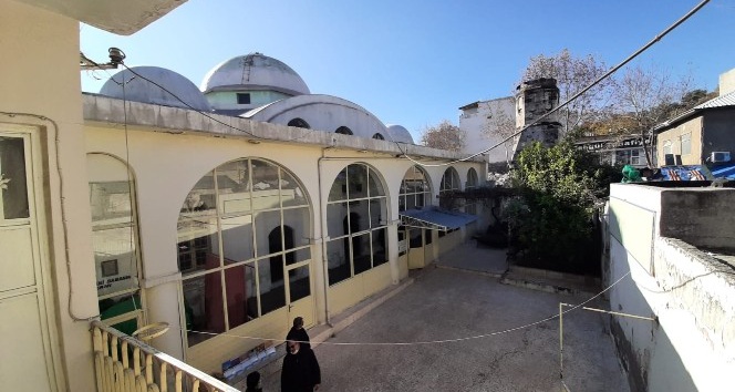 Restore edilecek Çarşı Camii’nde son namaz kılındı