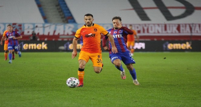 Süper Lig: Trabzonspor: 0 - Galatasaray: 1 (İlk yarı)