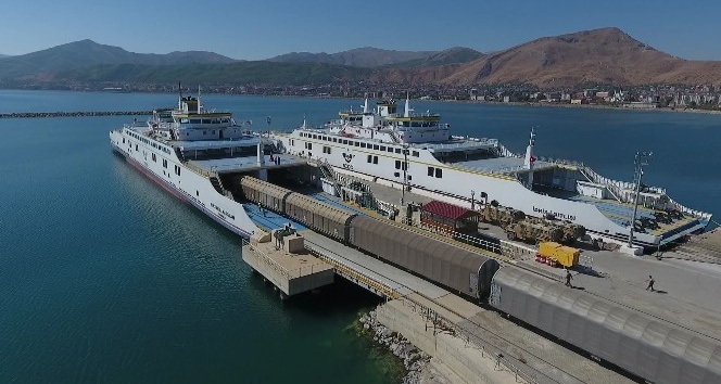 (Özel) Türkiye’nin en büyük iki feribotu 2020’de 500 bin ton yük taşıdı