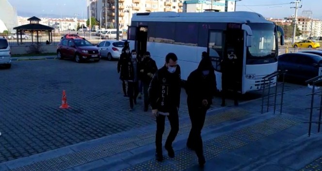 Cezaevi firarisi ve arkadaşları 20 kilometrelik takiple yakalandı