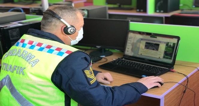 Öğrencilere EBA üzerinde trafik eğitimi