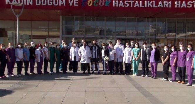 Beşiktaşlı Erdal Erdem, sağlıkçılar için koştu