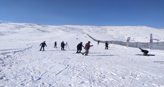 Çaldıran’da kayak sezonu açıldı