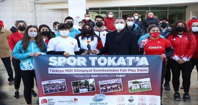 Vali Balcı’ya Türkiye fair play şeref diploması ödülü