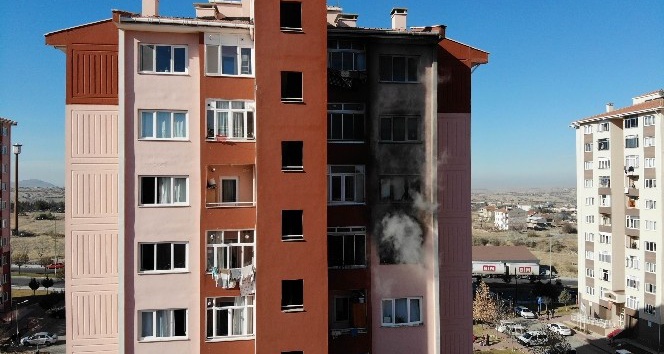 Nevşehir’de bir apartmanda çıkan yangın korkulu anlara neden oldu