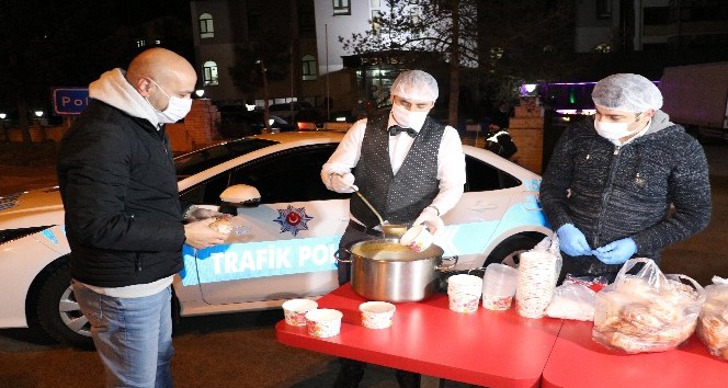 Yozgat Emniyetinden yılbaşı gecesi çorba ikramı